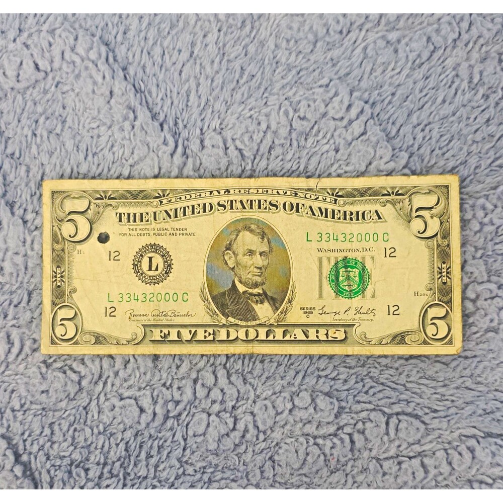 1988 $5 Federal Reserve Note Banknote - Circulated - Serial L33432000C